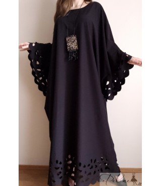 Nauja oversize tipo suknelė su papuošalu